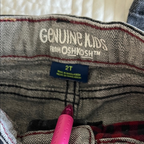 OshKosh B'gosh Toddler Boys Black Distressed Jeans - Picture 3 of 5